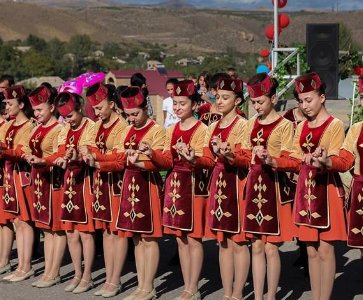 Handes! Armenian Dance Summit