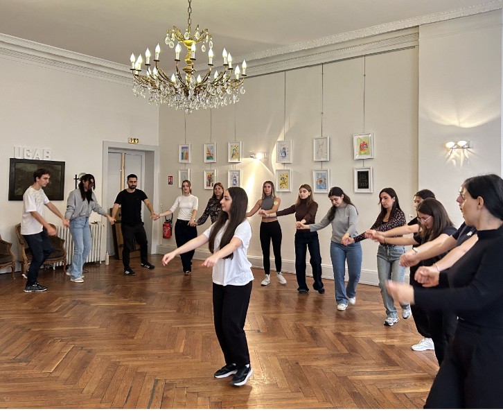 Les masterclass de danse traditionnelle arménienne sont de retour à Lyon